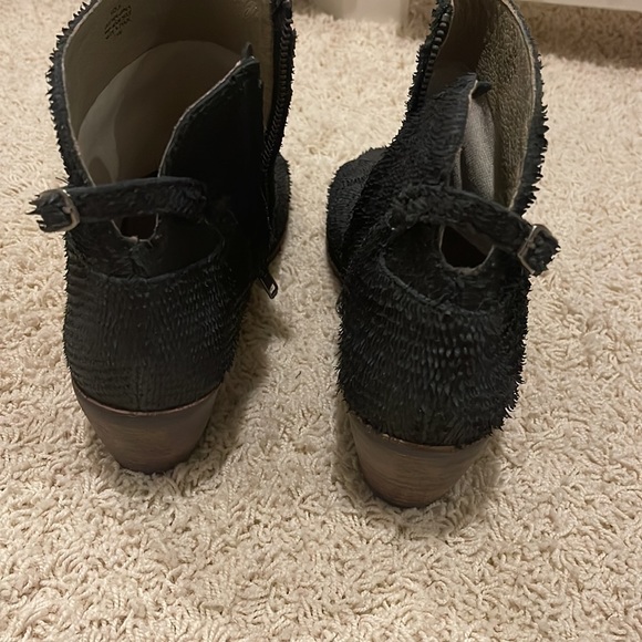 Distressed bootie - Picture 2 of 8